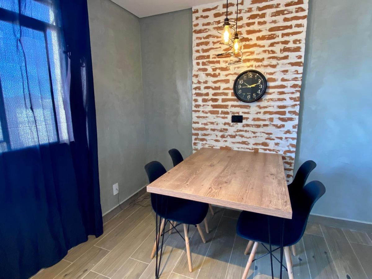 Cond/ Resid/ Cavallari/4Min Da Unimar Marília Buitenkant foto