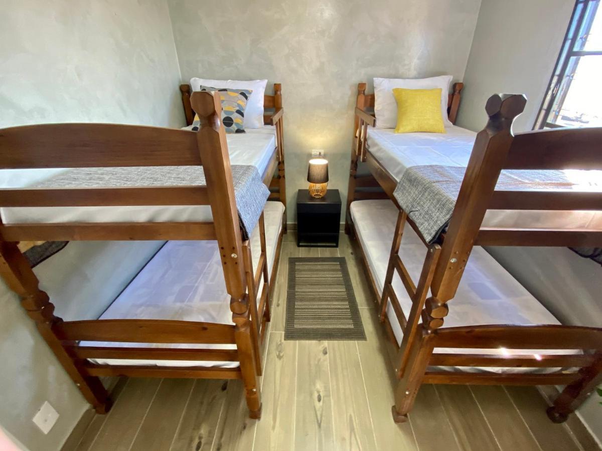 Cond/ Resid/ Cavallari/4Min Da Unimar Marília Buitenkant foto