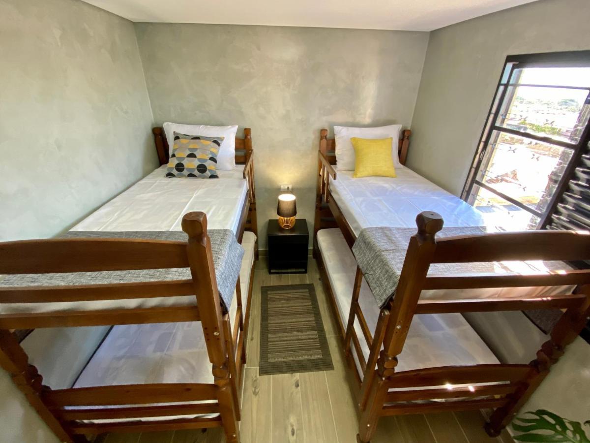 Cond/ Resid/ Cavallari/4Min Da Unimar Marília Buitenkant foto